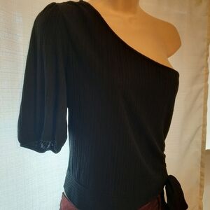 W5 Black One-Shoulder Crop Top